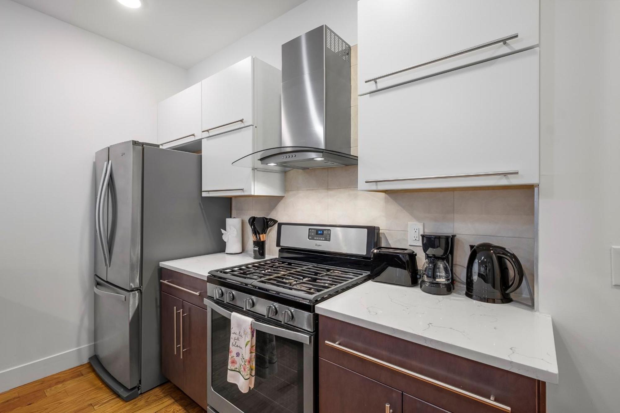 Luxury 1br Nolibs Pool Access Philadelphia