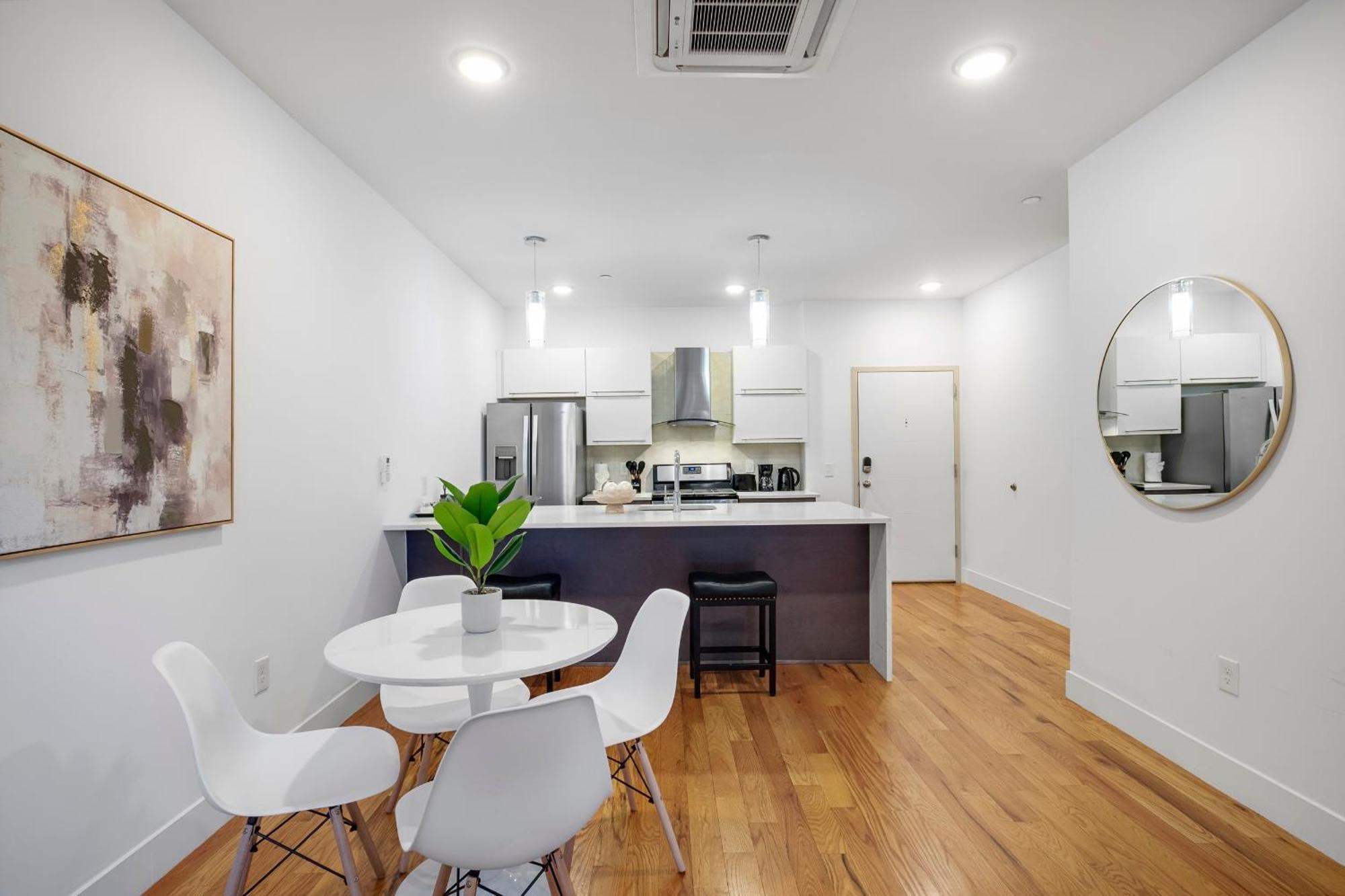 Apartment Luxury 1br Nolibs Pool Access *